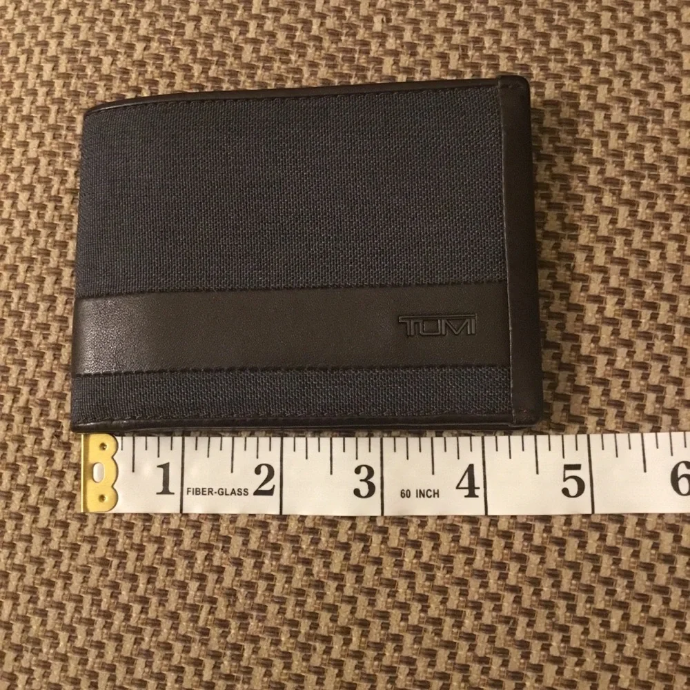 Tumi good preloved
